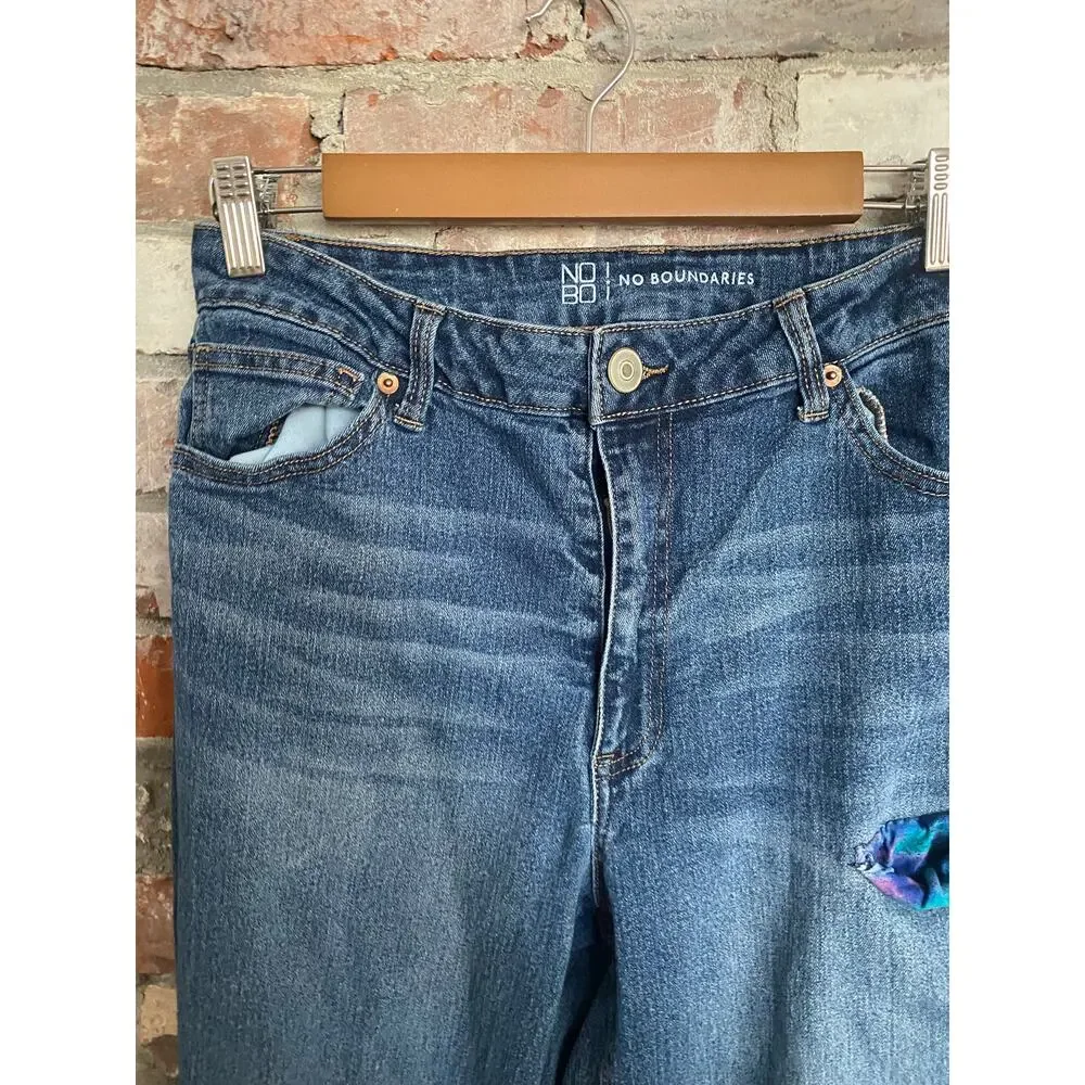 No Boundaries Women's Medium Wash High Rise Straight Leg Jeans Floral